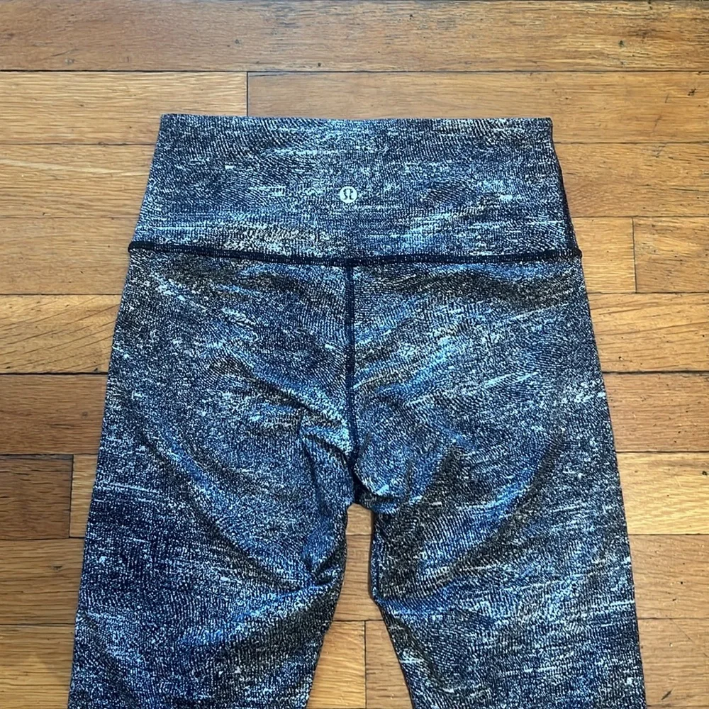 Lululemon Wunder Under High-Rise Crop Tights in Rush Jacquard, size 6 - Picture 11 of 14